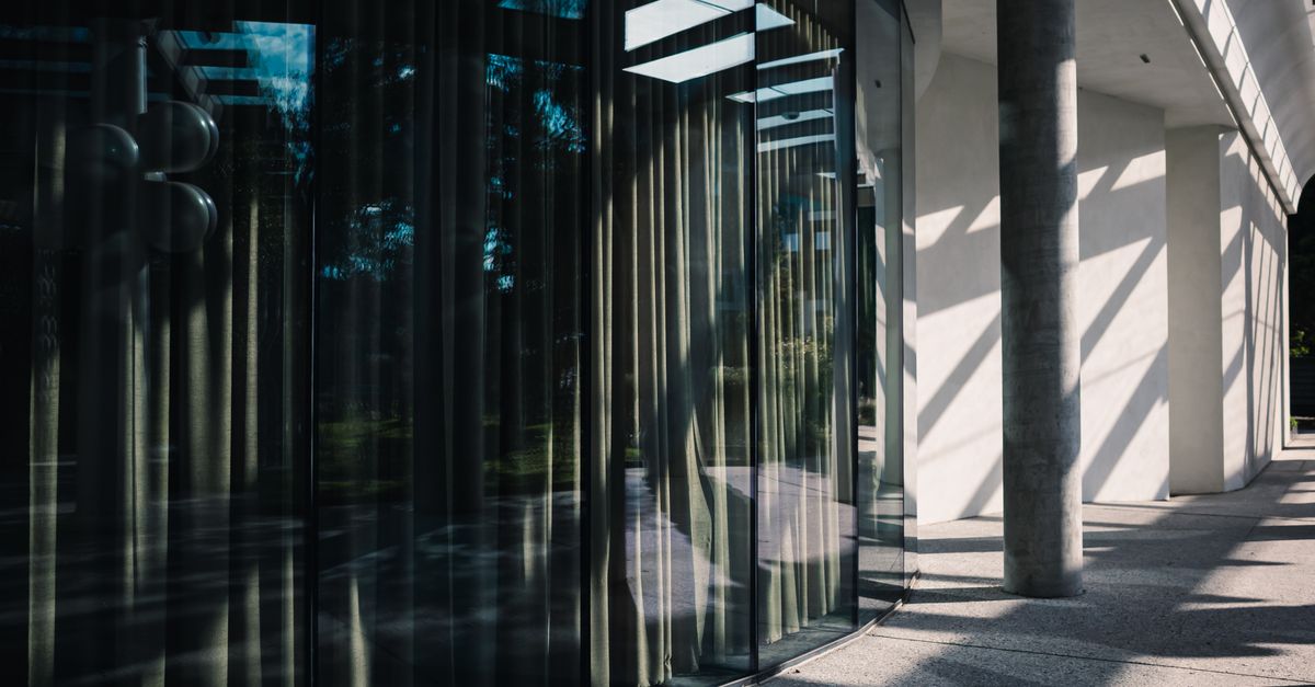 Comparing Dyed Window Tinting to Other Tinting Types